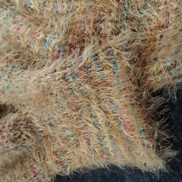 L'ayard XL Fuzzy Crewneck Sweater - Picture 3 of 6